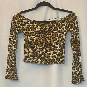 Long Sleeve Leopard Crop Top
